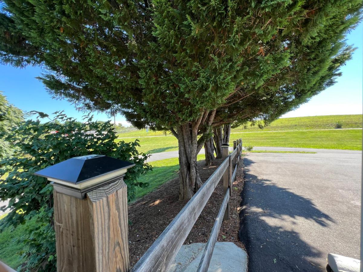 Relax Inn By Oyo Natural Bridge I-81 Exterior foto
