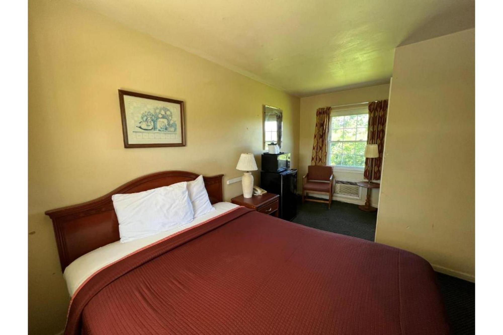 Relax Inn By Oyo Natural Bridge I-81 Exterior foto